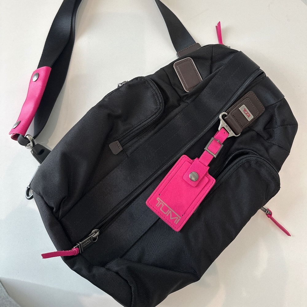 Tumi sling bag